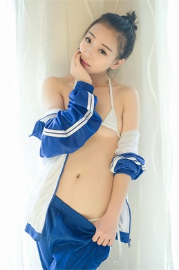 美女脱去胸衣-选对内衣物步骤不出错的要点