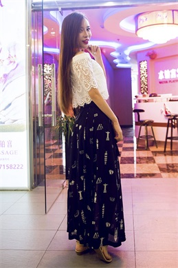 美女脱去胸衣-选对内衣物步骤不出错的要点